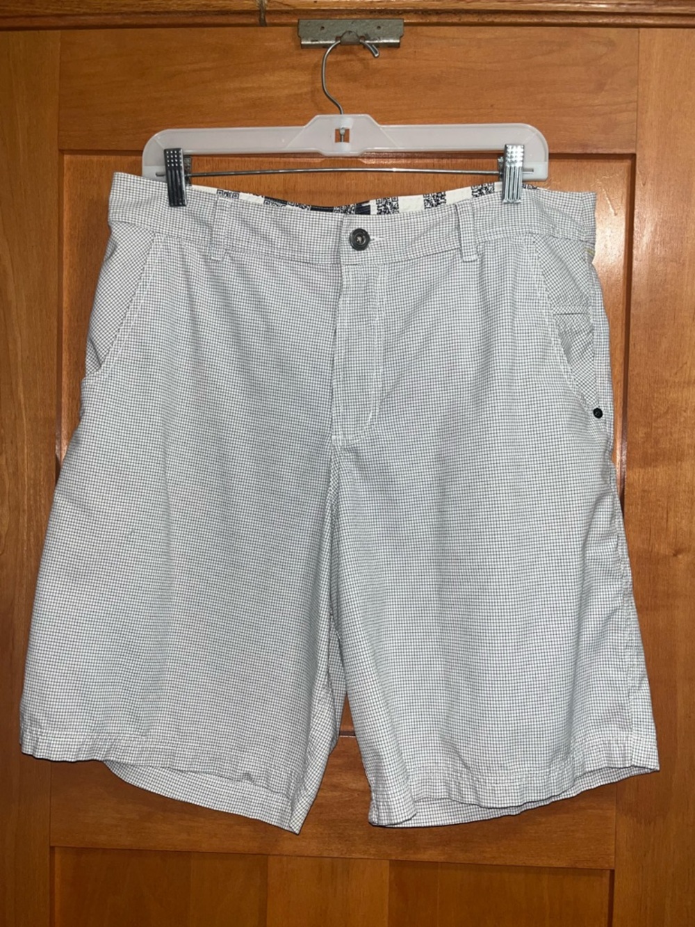 Lululemon Mens Shorts Grey White Checker Stretch Golf Casual Flat Front Size 36